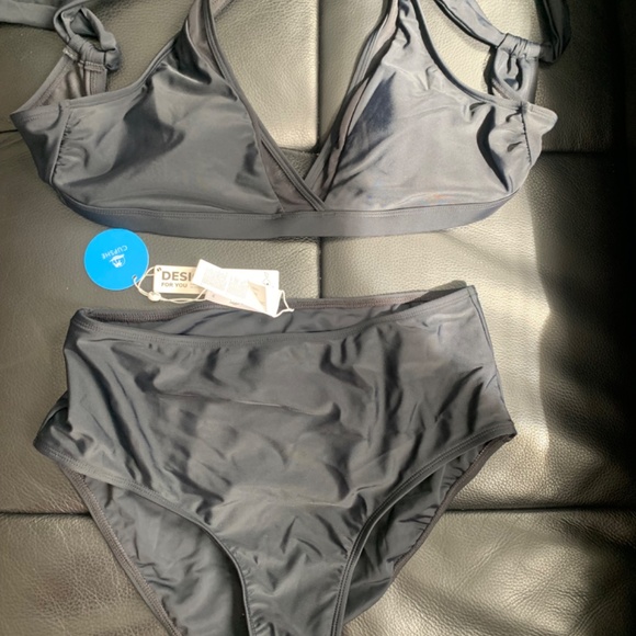 Black bikini - Picture 2 of 2